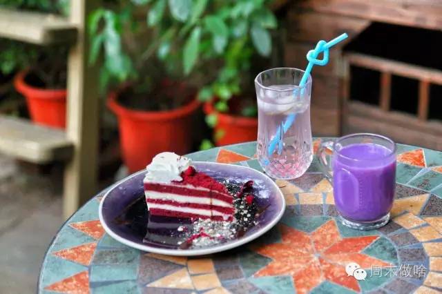 厉害了!魔都这条路上的面包比Farine好吃，梧桐比武康路还美