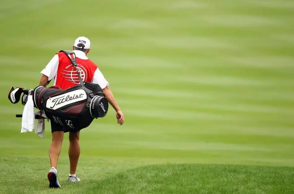 「球场手册」｜高价会籍与球童服务的关系