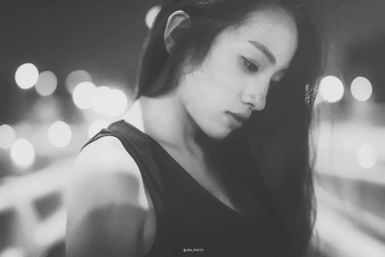 走进夜晚，拍一组让人迷恋的夜景人像