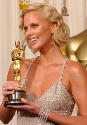 90后10个好莱坞明星,好莱坞十大最具潜力00后演员