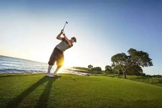 「球场手册」｜高价会籍与球童服务的关系