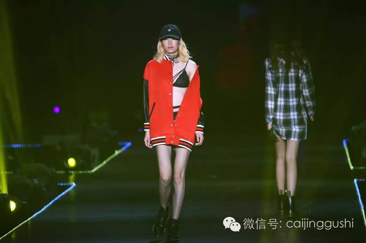 Burberry、MK、马萨拉蒂齐捧场，只因马云背后站了4.7亿。。。。