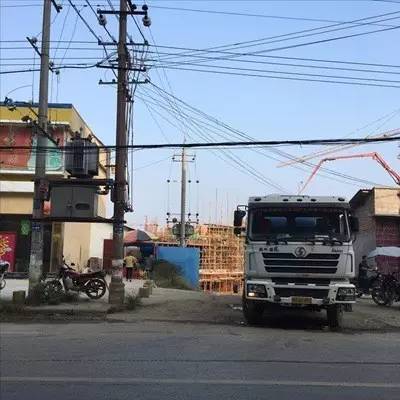 镇头，南方集镇，九月的诗|严彬