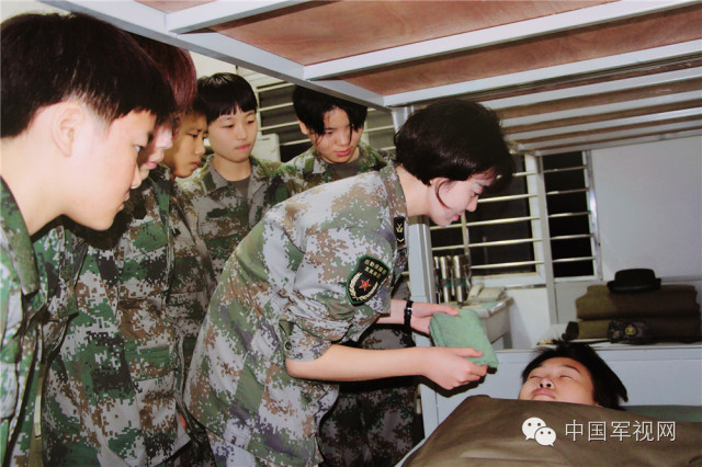 新兵连辛苦还是下连辛苦,新兵连吃了很多苦