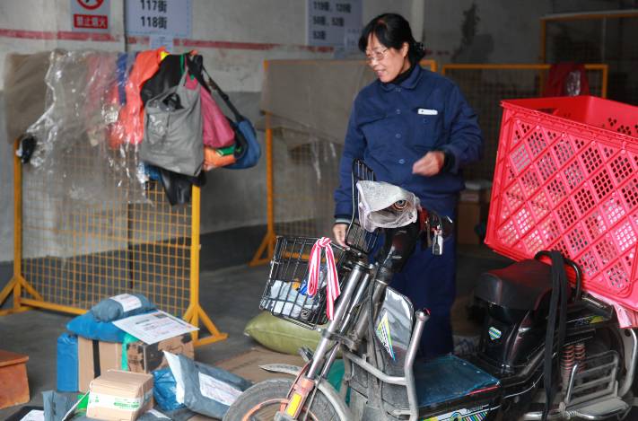 武汉快递员一单挣多少,快递员月薪8000不干了