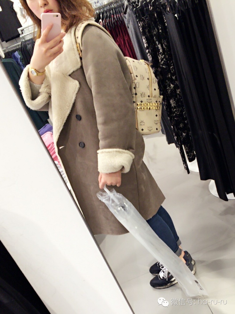 mcm的包包应该怎么搭配,mcm包包穿搭