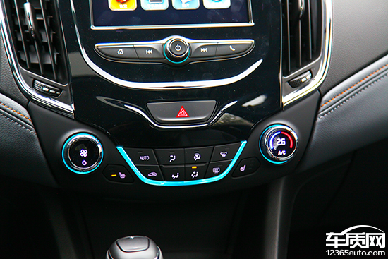 16款科鲁兹1.4t领锋,12款1.8自动雪佛兰科鲁兹试驾