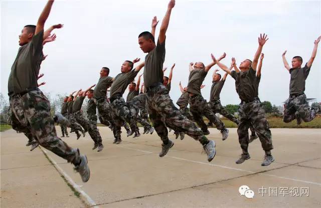 新兵连辛苦还是下连辛苦,新兵连吃了很多苦