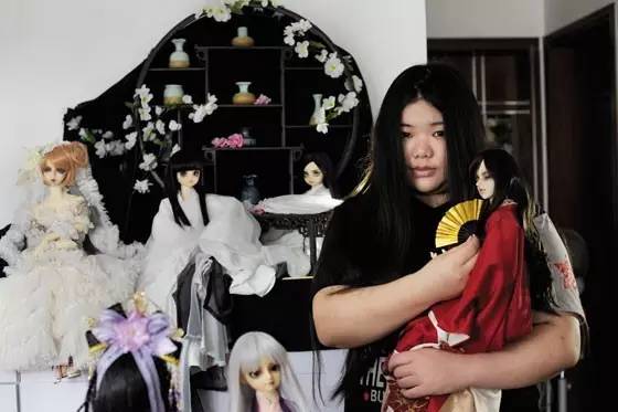 他们为何痴迷一尊动辄数千上万元的BJD娃娃？|封面报道