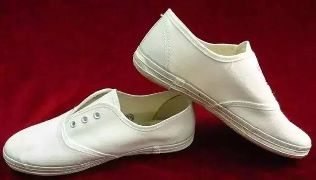 90后小时候爆款衣服,00后童年记忆中最深的衣服