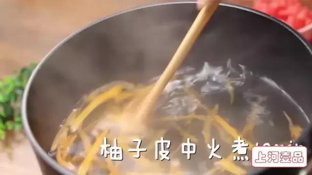 在家自制蜂蜜柚子茶润喉去秋燥,怎么煮蜂蜜柚子茶能祛痰
