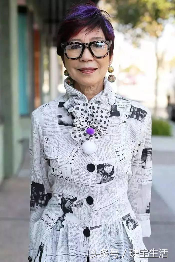 请不要用玻尿酸陪伴你年老的岁月，要用就用珠宝！