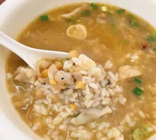 离开成都这多年，发现心念念的还是这碗4块钱的汤饭