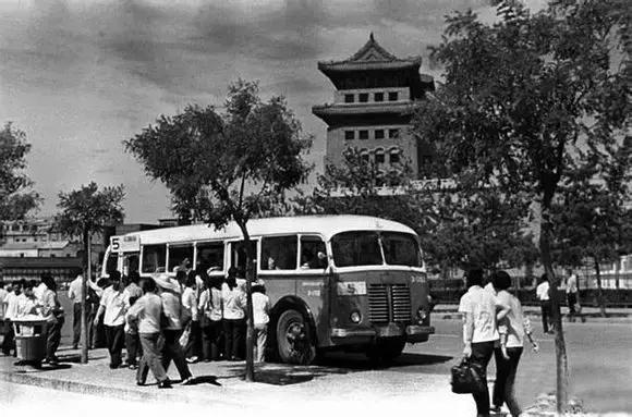 北京老司机开的碉堡公交线，坐过一条你就老了！