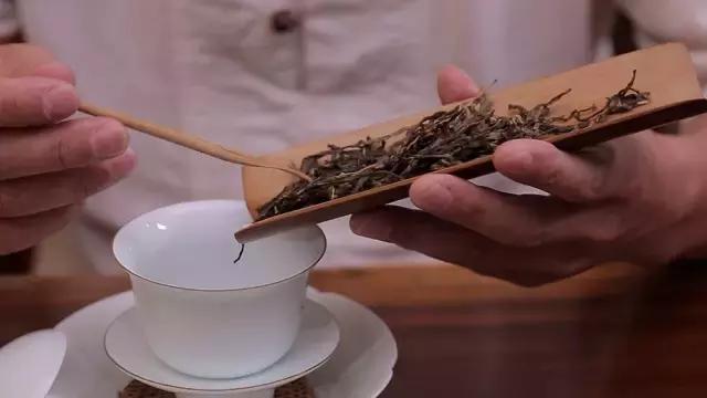 喝普洱茶多了胃难受怎么办,喝普洱茶身体发热怎么回事