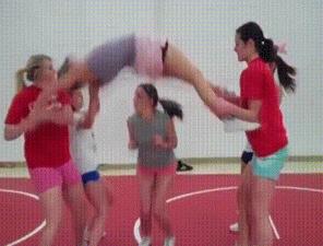 大师：你的手掌很大，因为越掌大越孤单