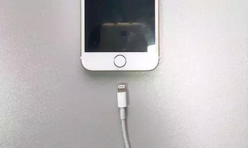 iphone屏幕为啥突然划不动了,苹果手机屏幕失灵划不动怎么办