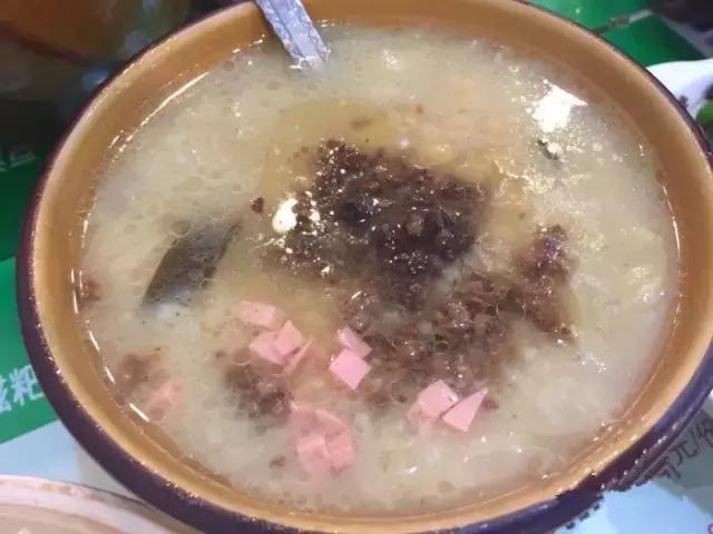 离开成都这多年，发现心念念的还是这碗4块钱的汤饭