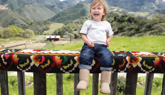 冬季能给孩子穿什么样式雪地靴,雪地靴和加绒鞋哪个暖和