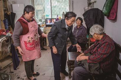 剃头匠“胖嬷嬷”带着老手艺坚持45年！