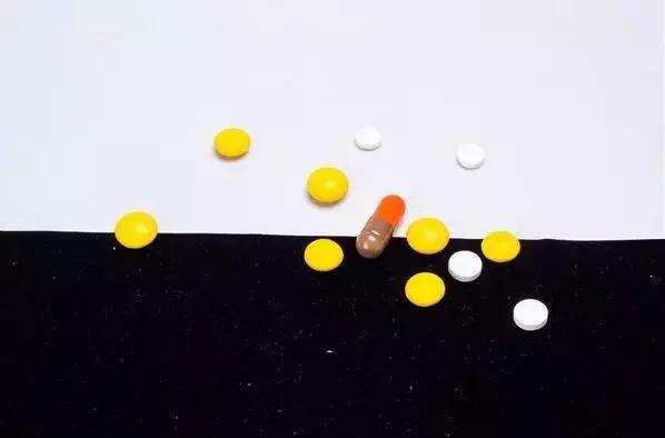 药物过敏自救三招,药物过敏症状该不该停