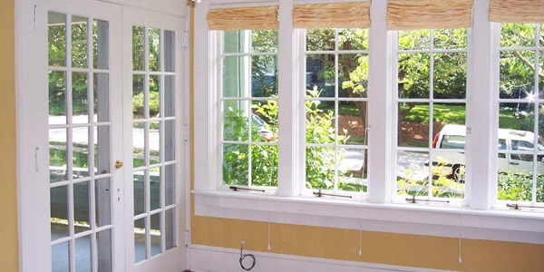 塑钢门太重是什么原因,平开塑钢门变形漏风怎么解决