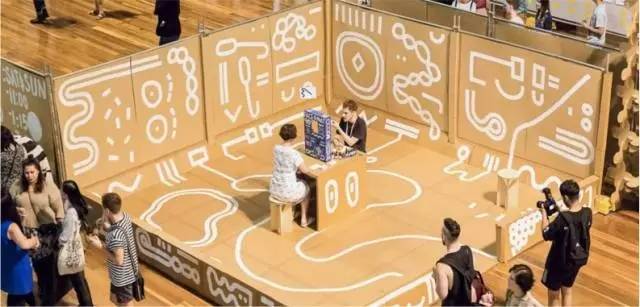 他们在老厂房玩这个，刺激得飞起来