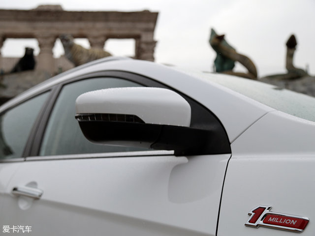 吉利帝豪2017款百万向上互联版,吉利帝豪百万款测试