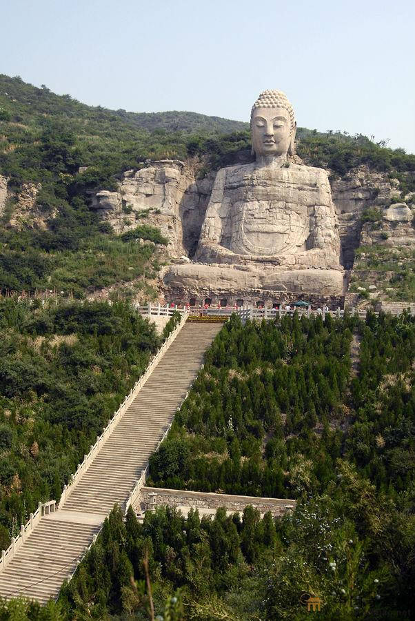 十三尊巨佛是什么,中国的十三尊巨佛