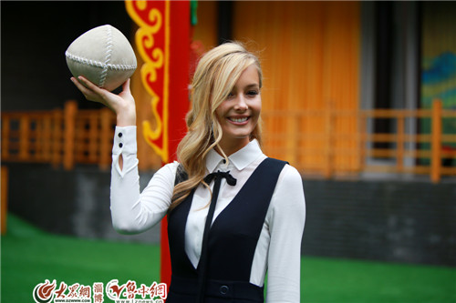 足球超模瓦尔加,超模瓦尔加