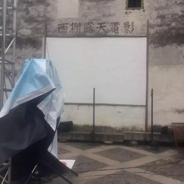 他是新浪潮戏剧的发起人，他说戏剧是当下且危险的