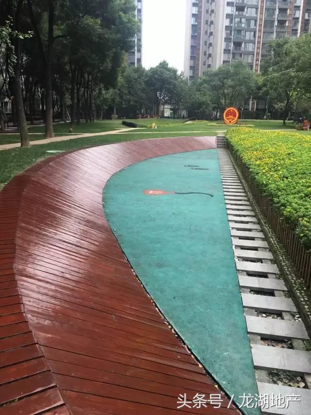 没有物管的老小区该找谁,没有物业的老小区归谁管