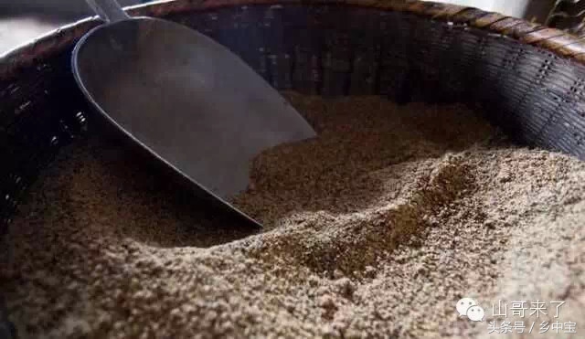 古老压榨山茶油,纯天然古法手工压榨山茶油