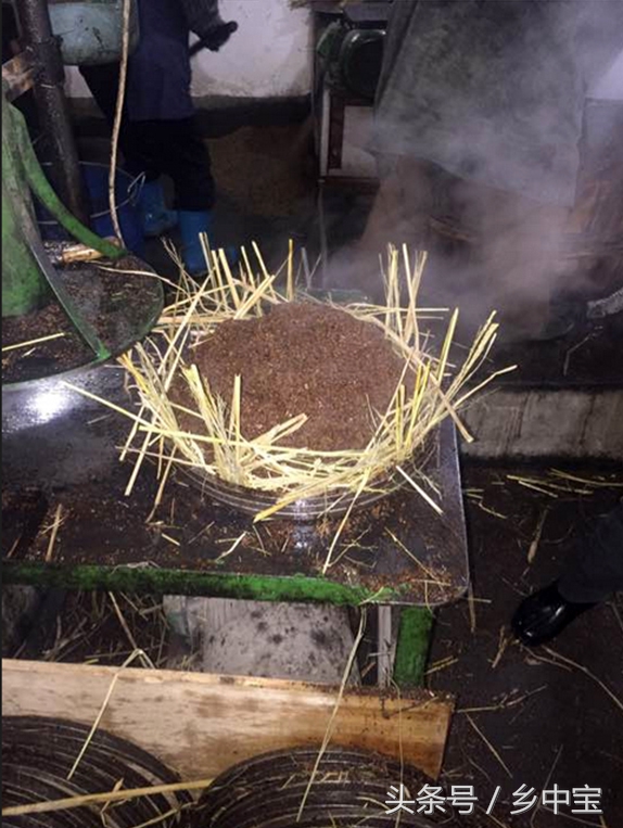 古老压榨山茶油,纯天然古法手工压榨山茶油