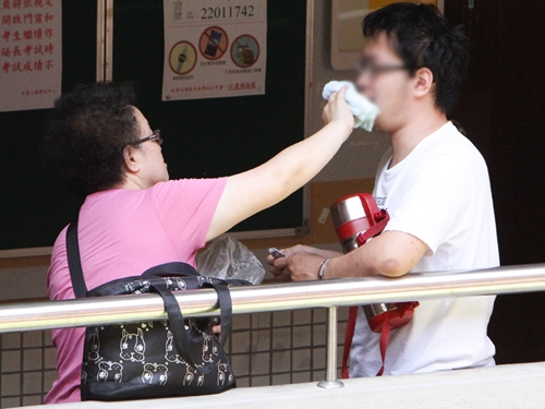 捞干货|渣男第一名：妈妈fan！我们把他抓出来你记得远离他