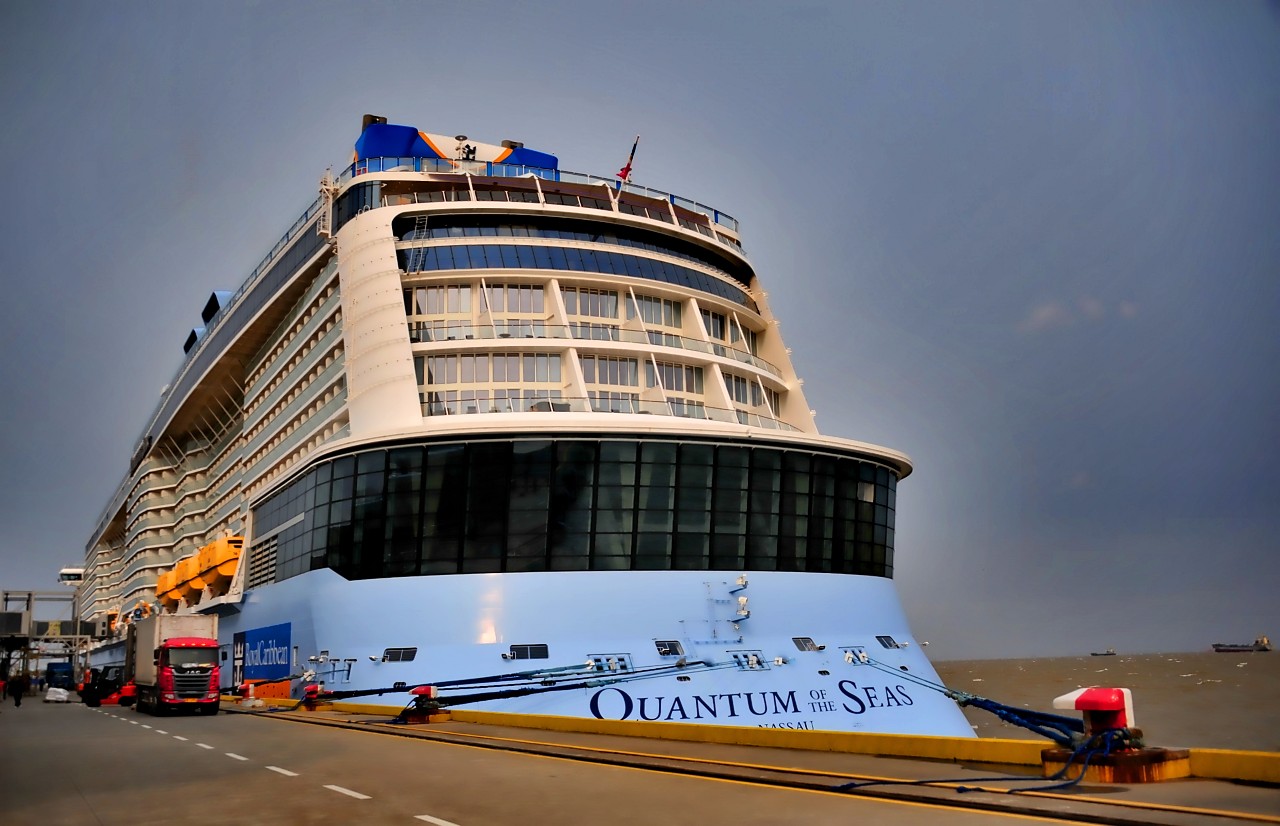 皇家加勒比海洋量子号,亚洲最大邮轮海洋量子号视频