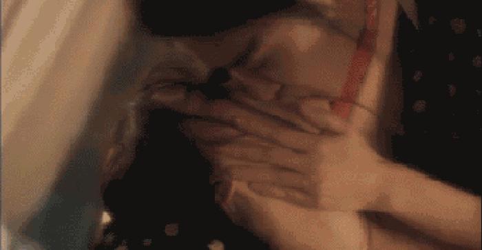 你妈做梦也没想到，你居然会被一个女人掰弯！