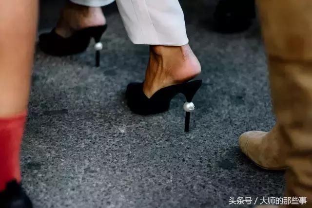 这双鞋成时尚界新宠,明星同款珍珠鞋