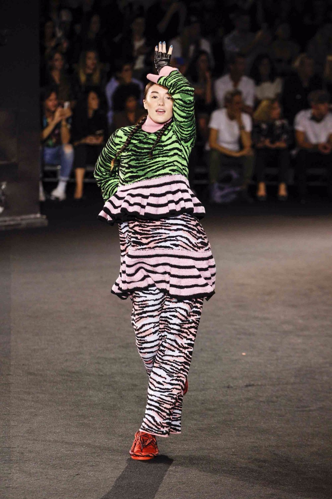 范爷绝世美颜，还是把KenzoXHM穿成了花老虎