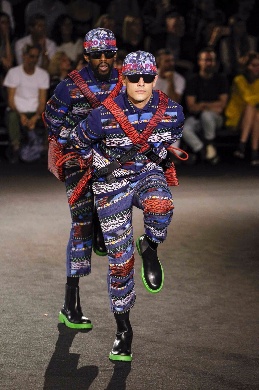 范爷绝世美颜，还是把KenzoXHM穿成了花老虎