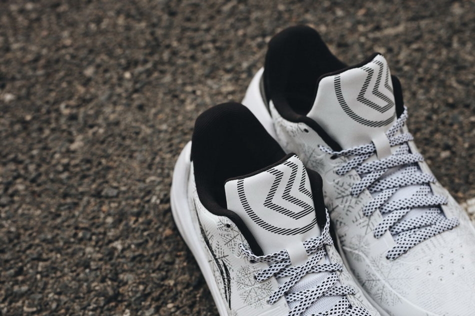 国产Kobe5？李宁闪击3低帮版球鞋Speed3Low