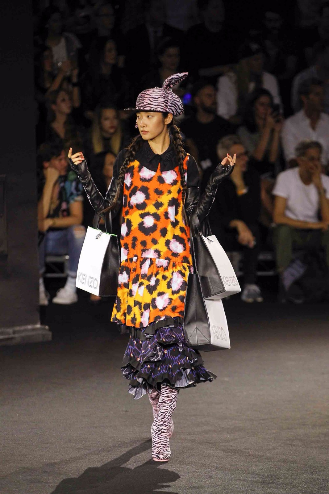 范爷绝世美颜，还是把KenzoXHM穿成了花老虎