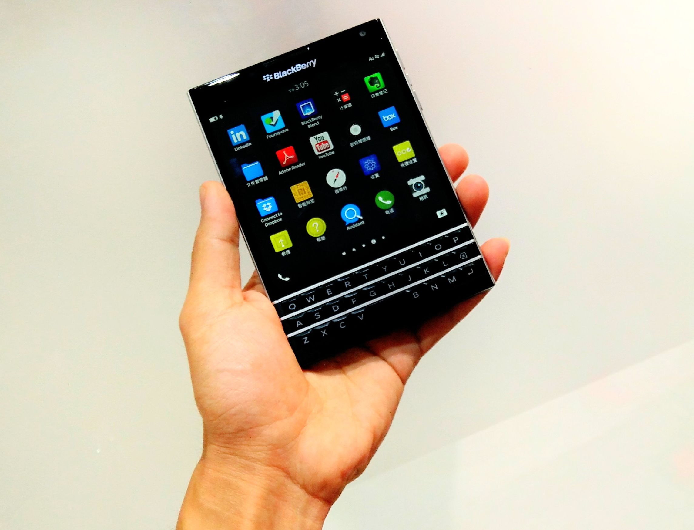 黑莓passport外观改造,黑莓passport两代对比