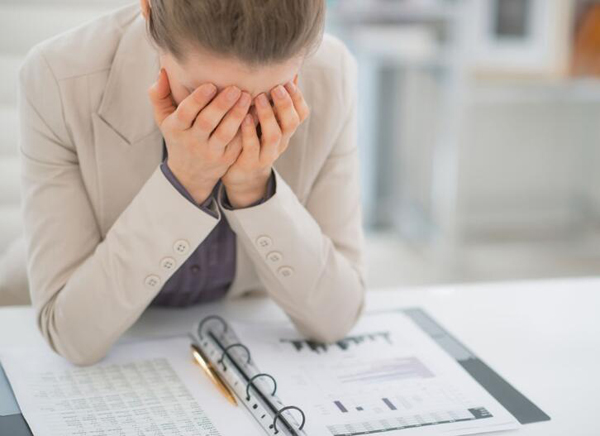 还在为牙黄而烦恼吗,还在为牙齿不齐而烦恼吗