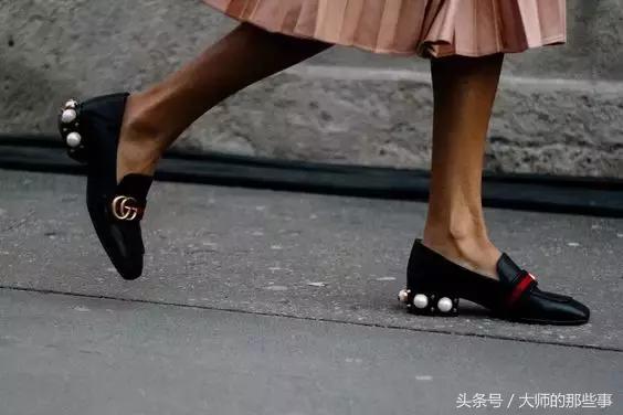 这双鞋成时尚界新宠,明星同款珍珠鞋