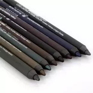 化妆眼线笔好用吗,化妆不能缺少的是什么