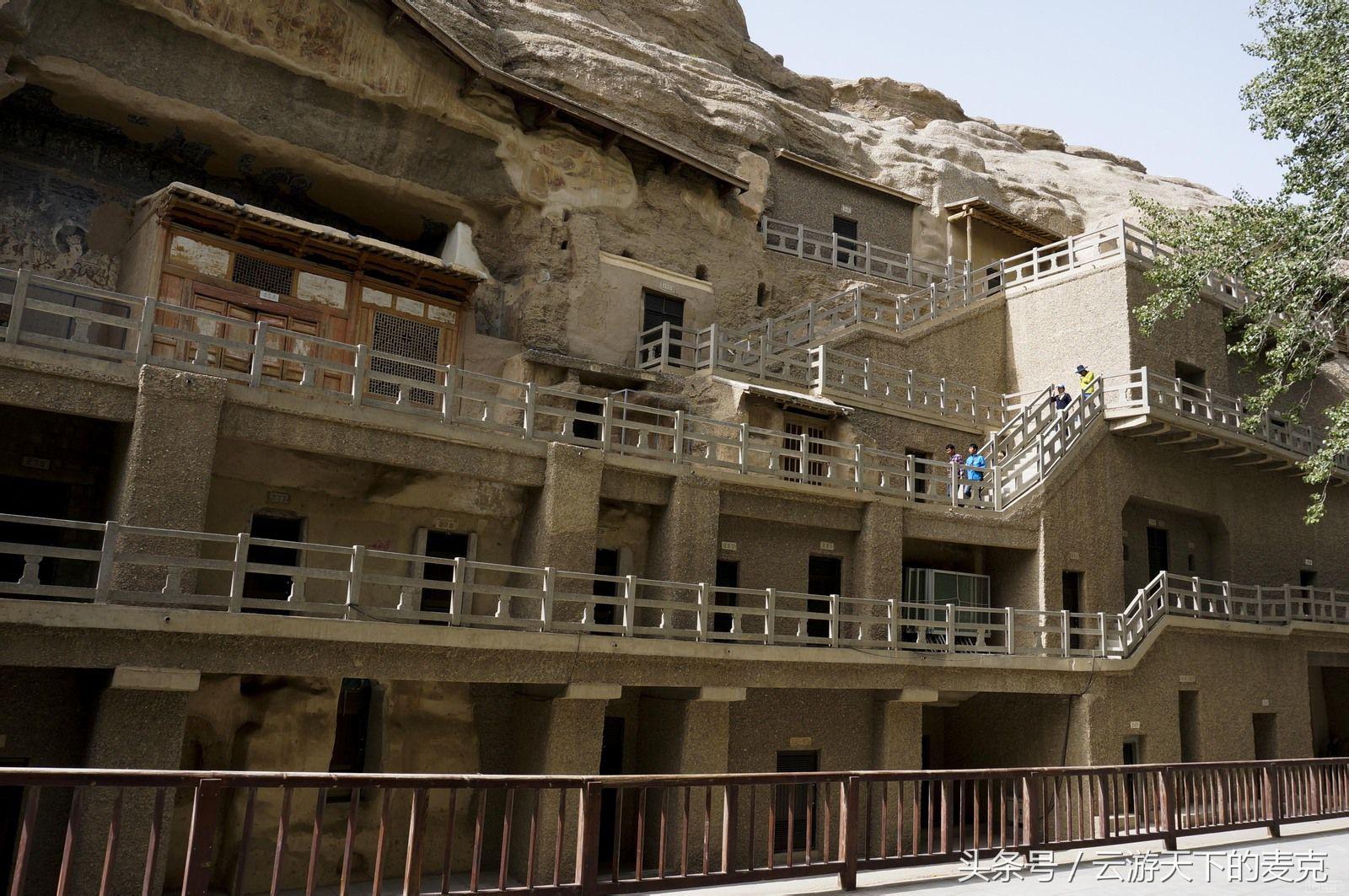 手牵手一起走遍大自然每个角落,手牵手一起走遍祖国的每个角落