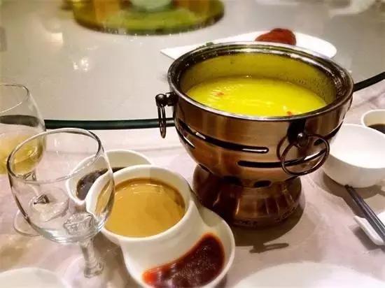 天冷你不会穿秋裤吗,冬季你可以不穿羽绒服但一定要穿