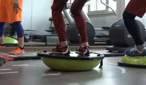 78岁天津老奶奶坚持健身,73岁天津白发奶奶坚持健身13年