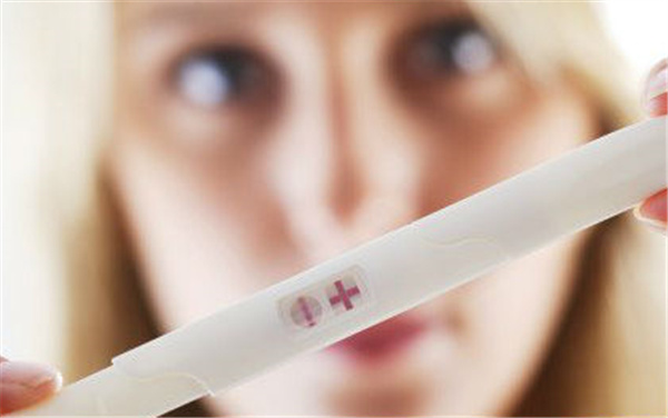 自然流产是缘还是孽,无声无息自己流产怎么回事